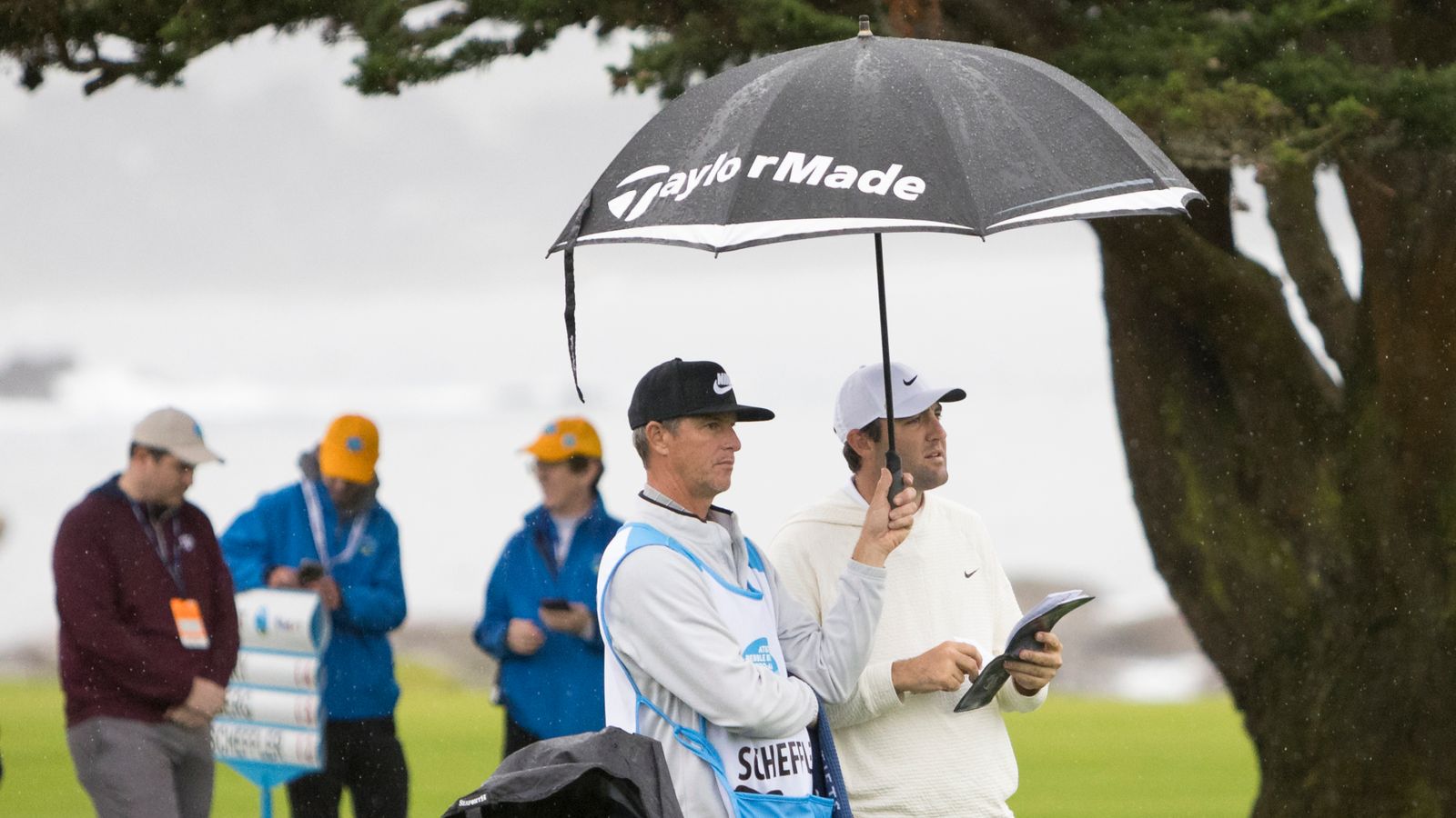 Final round at Pebble Beach delayed to Monday after bad weather