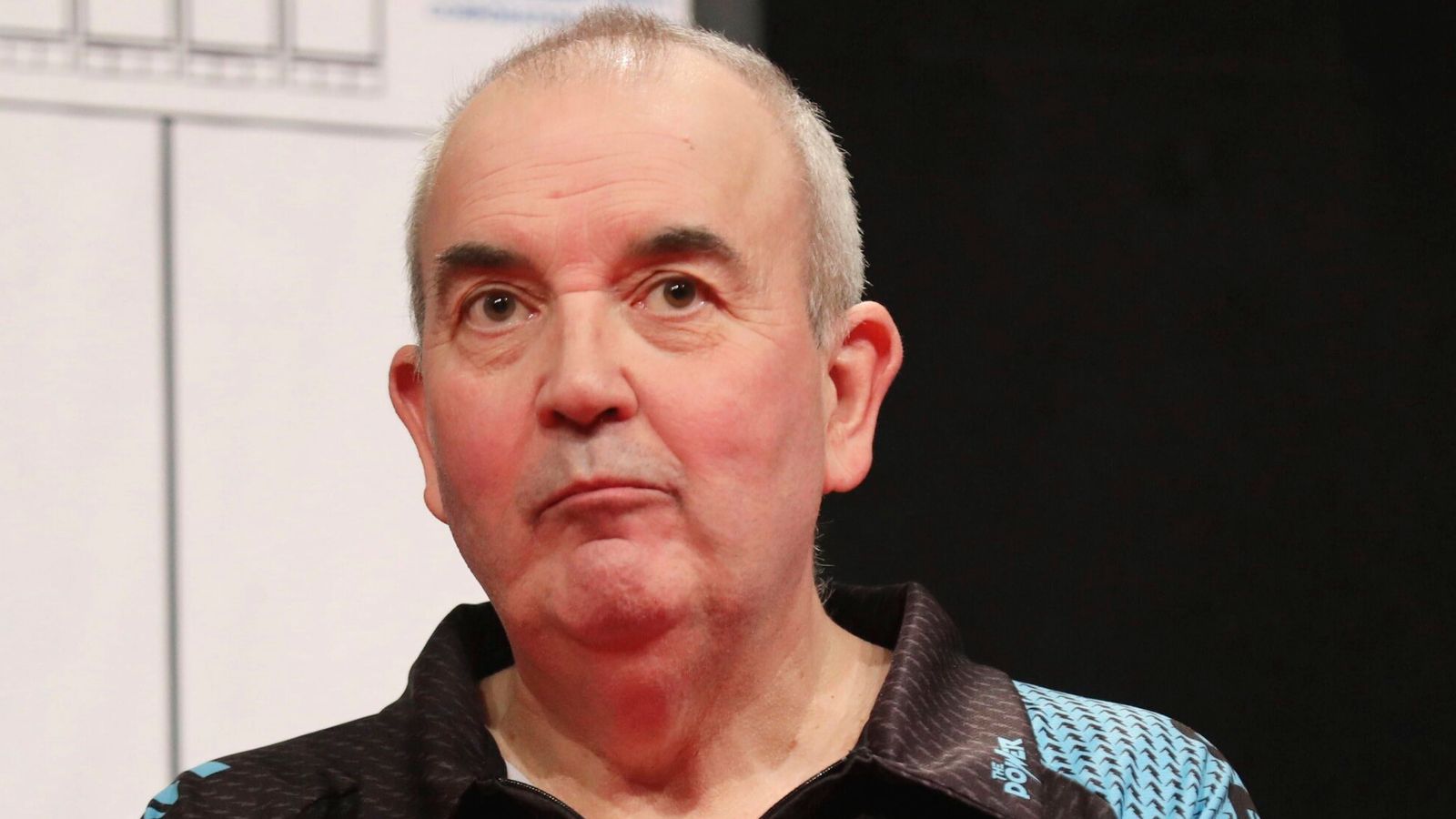 Phil Taylor defeated by Manfred Bilderl in the final of the Senior World Darts Championship starts at Circus Tavern |  Arrow news