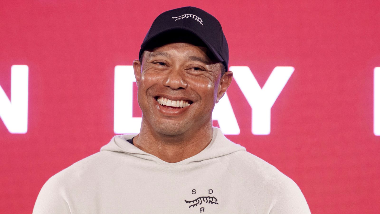 Tiger Woods lance la ligne de vêtements et de chaussures « Sun Day Red » dans le cadre d'un partenariat avec TaylorMade après avoir changé de Nike |  Actualités golfiques