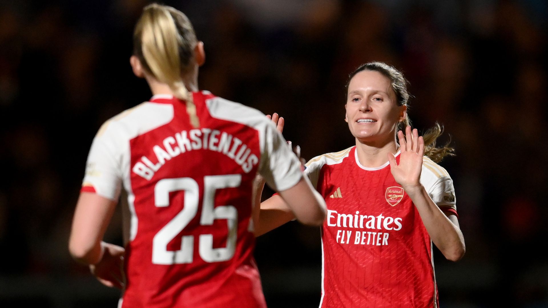 Lacasse double helps Arsenal reach Conti Cup semis
