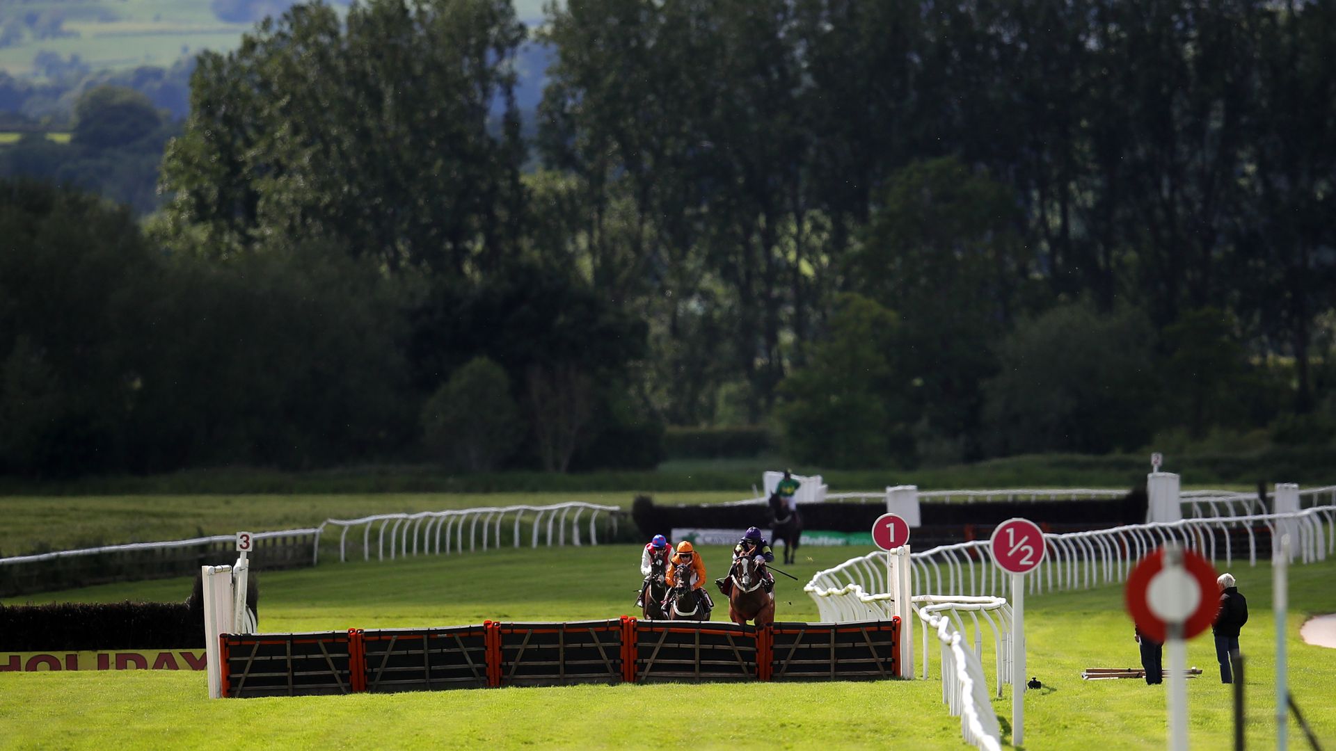 Today on Sky Sports Racing: Roadlesstravelled makes chase debut at Bangor