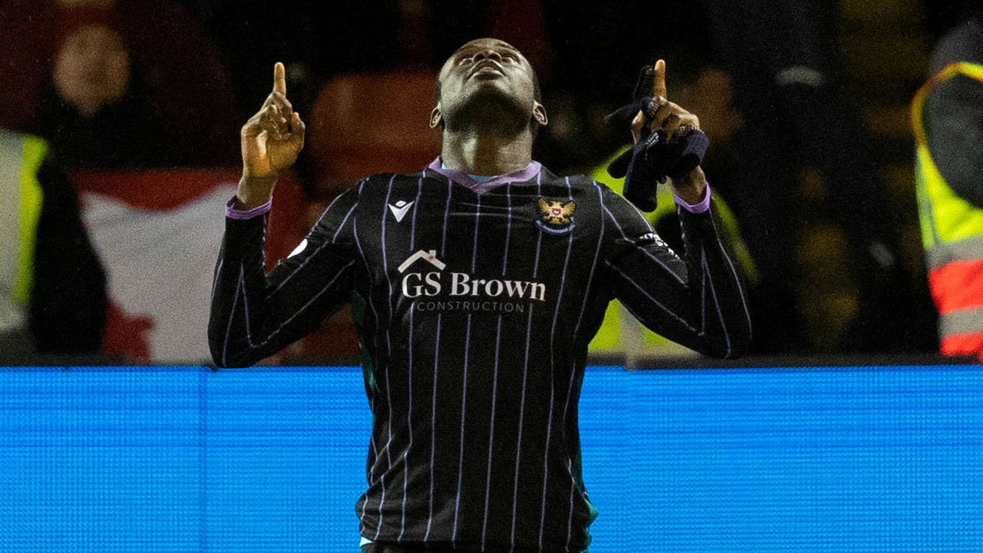 St Johnstone beat Aberdeen as Warnock's wait goes on