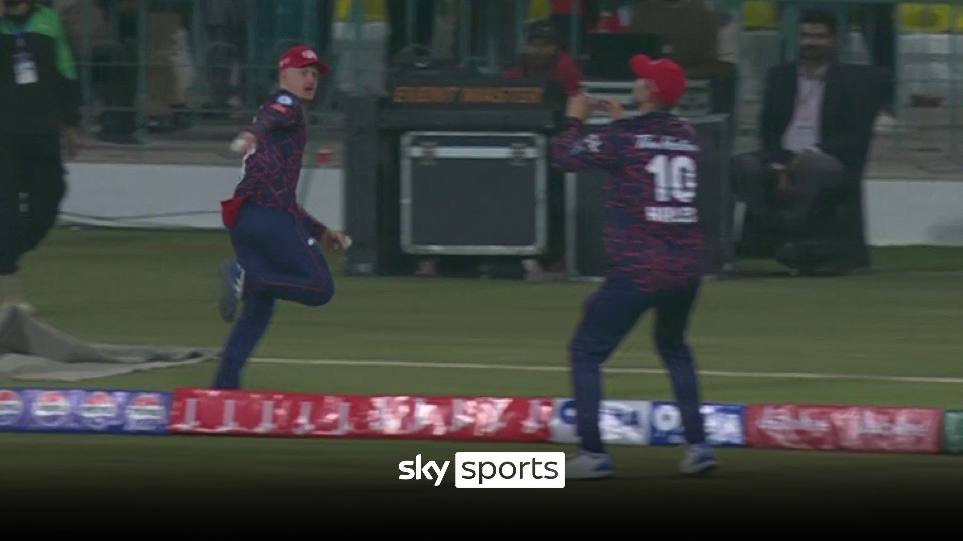 'Absolutely brilliant!' | Sublime double-team boundary catch in PSL