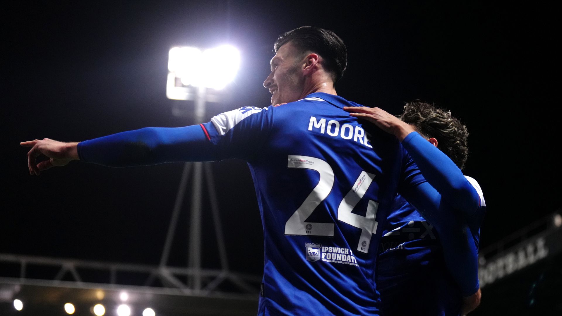 Ipswich snatch last-gasp win in seven-goal epic