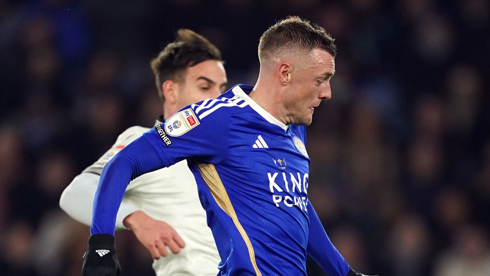 Vardy nets as Leicester cruise past Sheff Wed