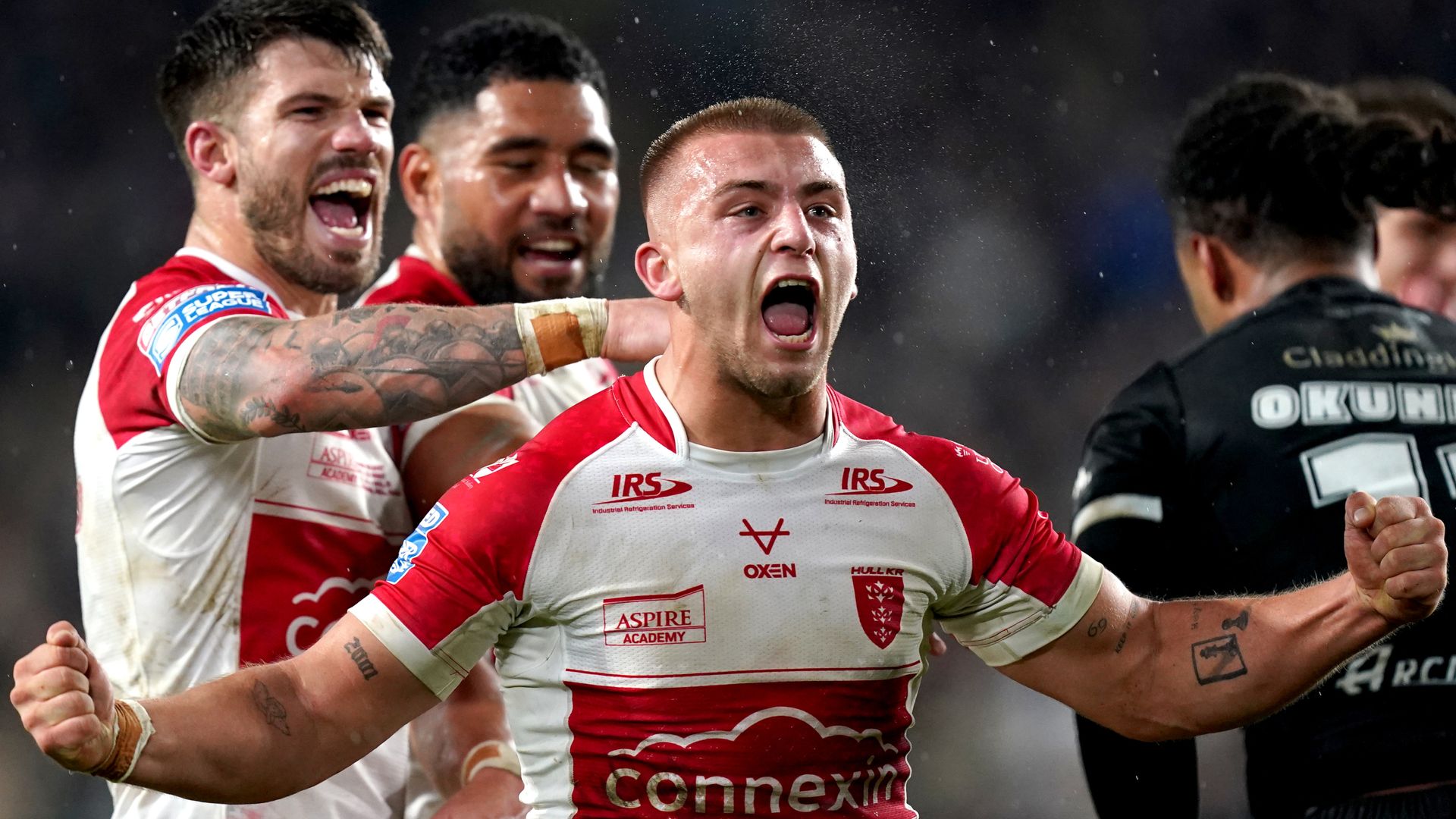 Hull KR take spoils against 11-player Hull FC in wild Super League derby