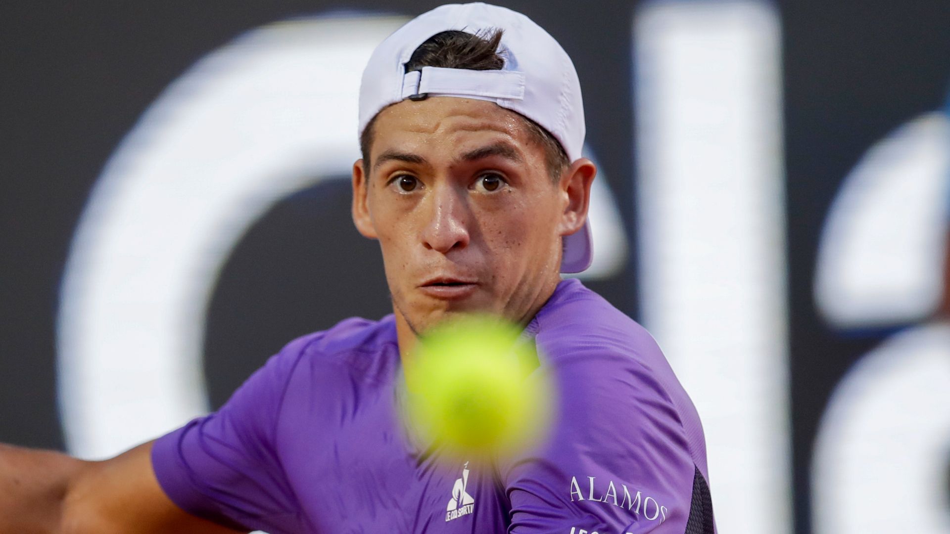 Baez overwhelms Navone to win Rio Open