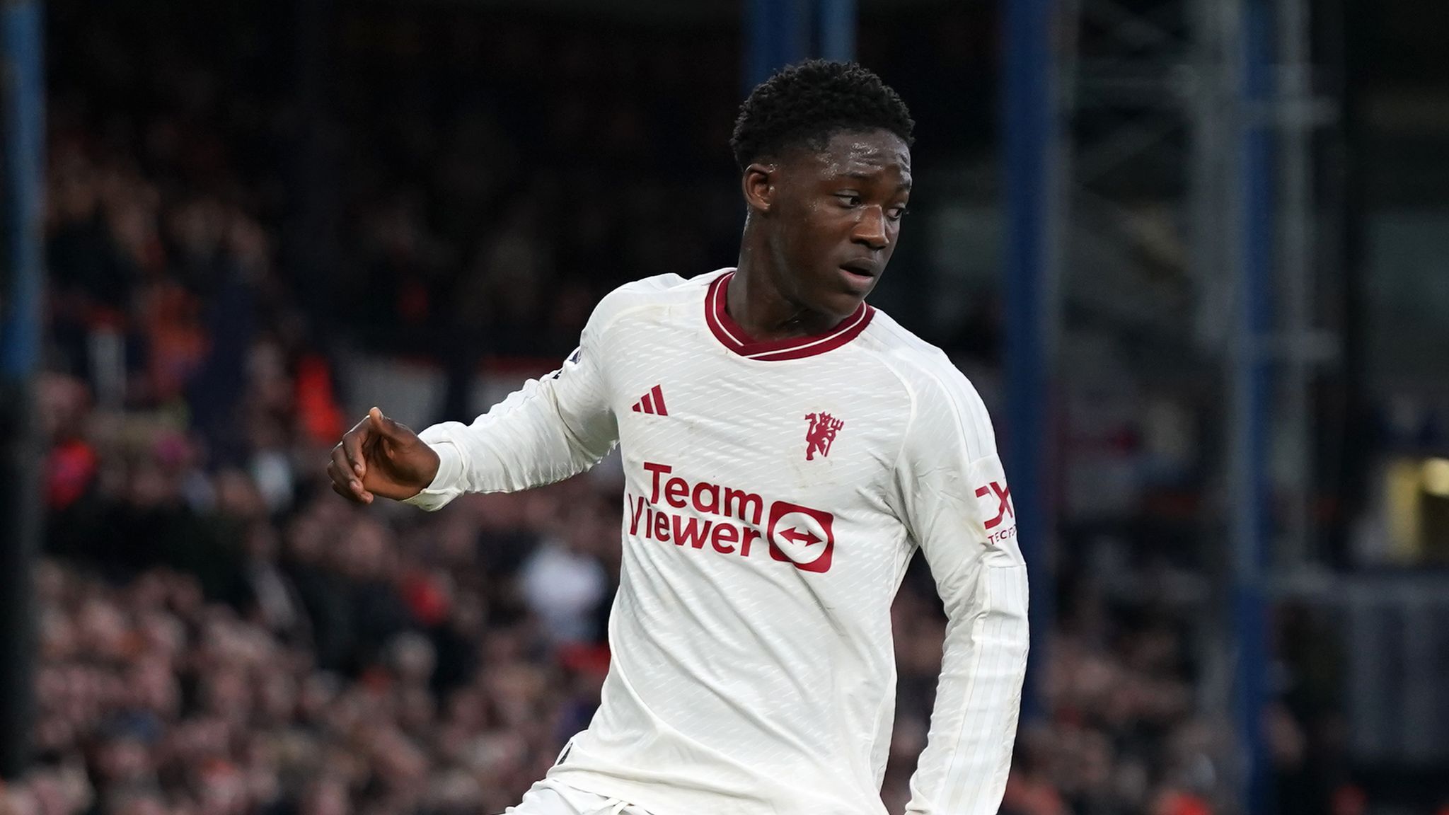 Kobbie Mainoo stars for Man Utd at Casemiro's expense as Sheff Utd implode  - Premier League hits and misses | Football News | Sky Sports