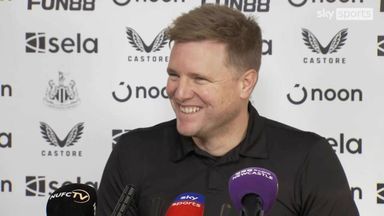 'I wasn't aware!' | Howe's hilarious response to his players going to the darts!
