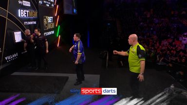 'He won't want to see that!' | MVG left hanging by Littler!