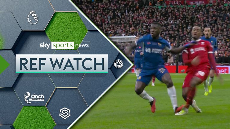 Ref Watch: Should Moises Caicedo have seen red for Ryan Gravenberch challenge? | Football News | Sky Sports