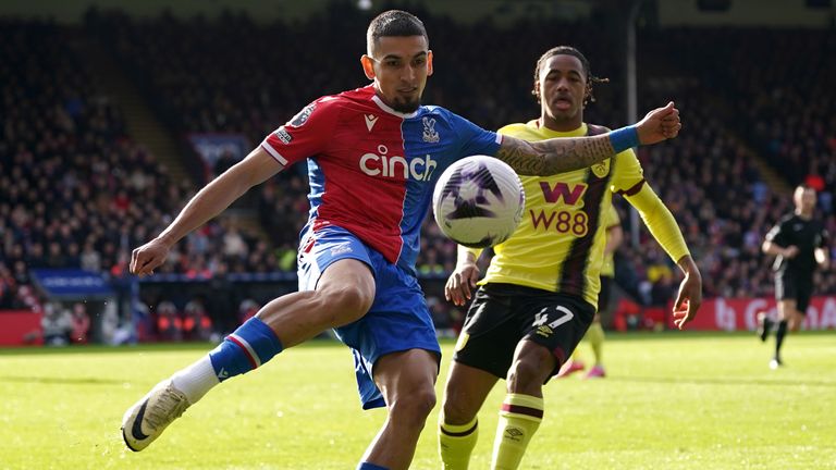 Crystal Palace's Daniel Munoz (left) and Burnley's Wilson Odobert in action