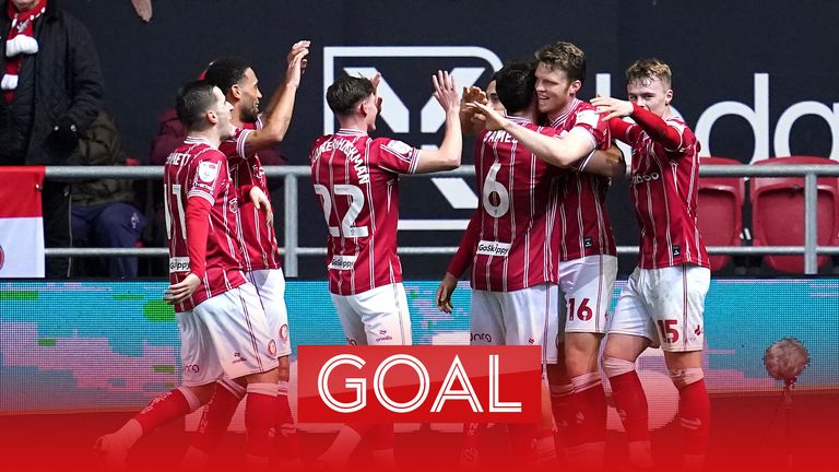 Bristol City's Rob Dickie (second right) celebrates