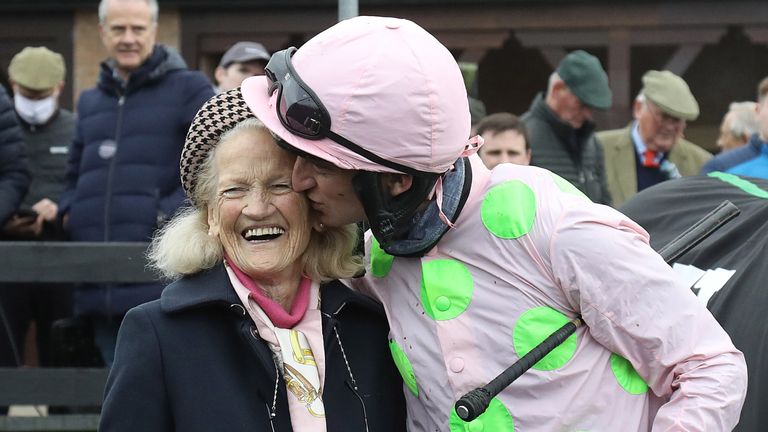 Maureen Mullins dies aged 94: Tributes paid to mother of Irish champion ...