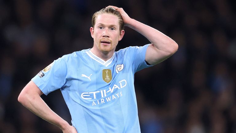 Kevin De Bruyne cuts a frustrated figure during Manchester City's Premier League clash with Chelsea