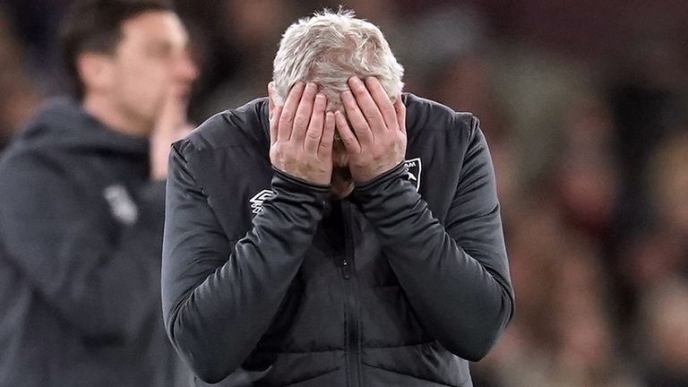 David Moyes holds his head in his hands after West Ham gift Bournemouth an opening goal at London Stadium