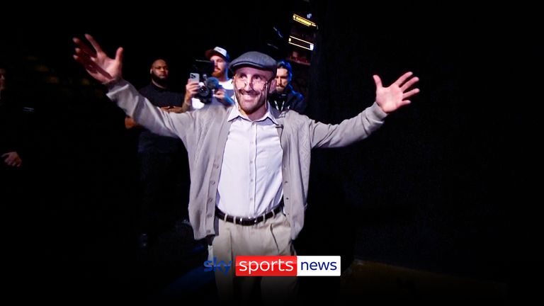 Alexander Volkanovski taunts Ilia Topuria by dressing as old man