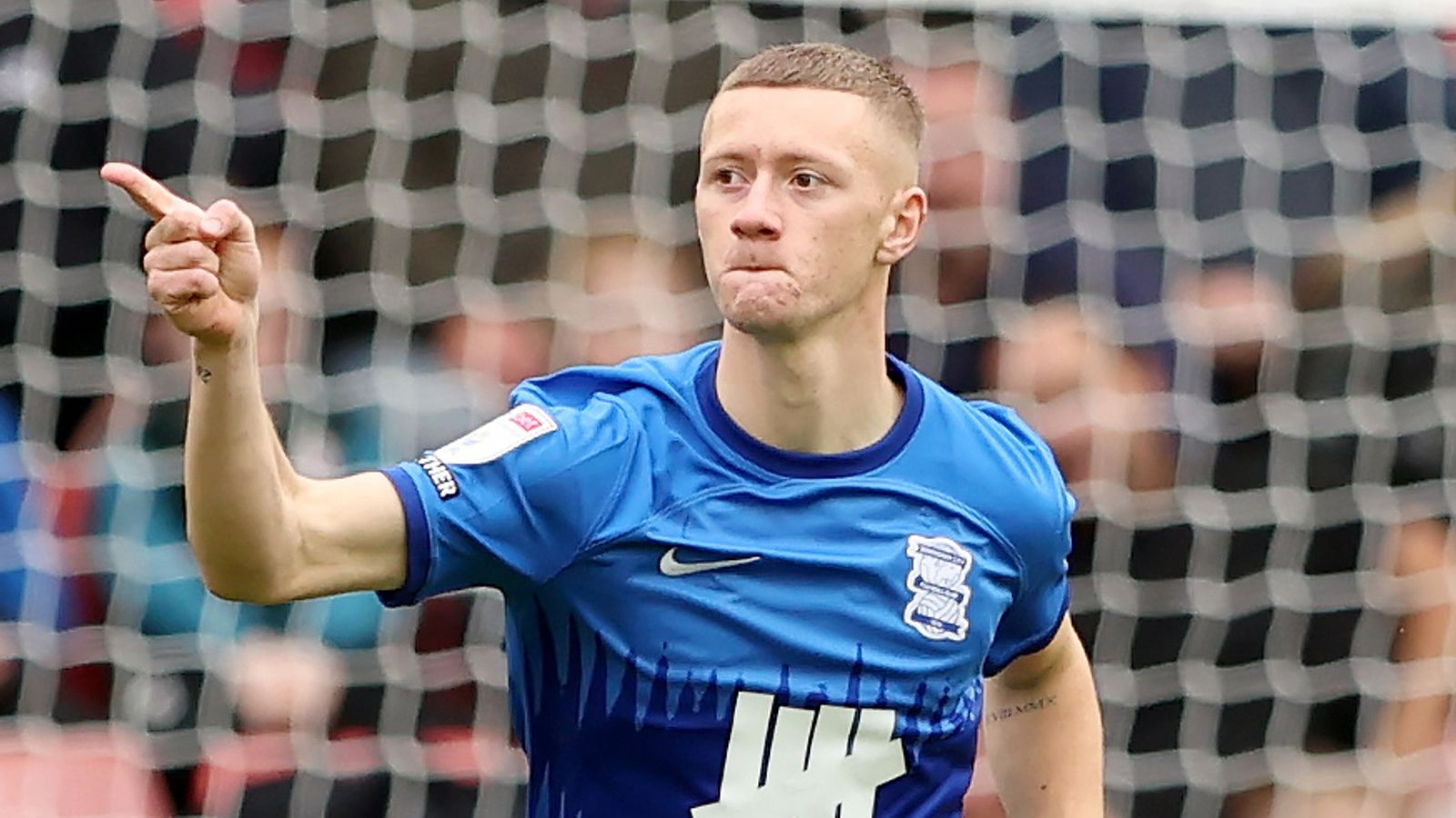 Jay Stansfield: Birmingham City agree terms with Fulham striker ahead of potential League One record deal