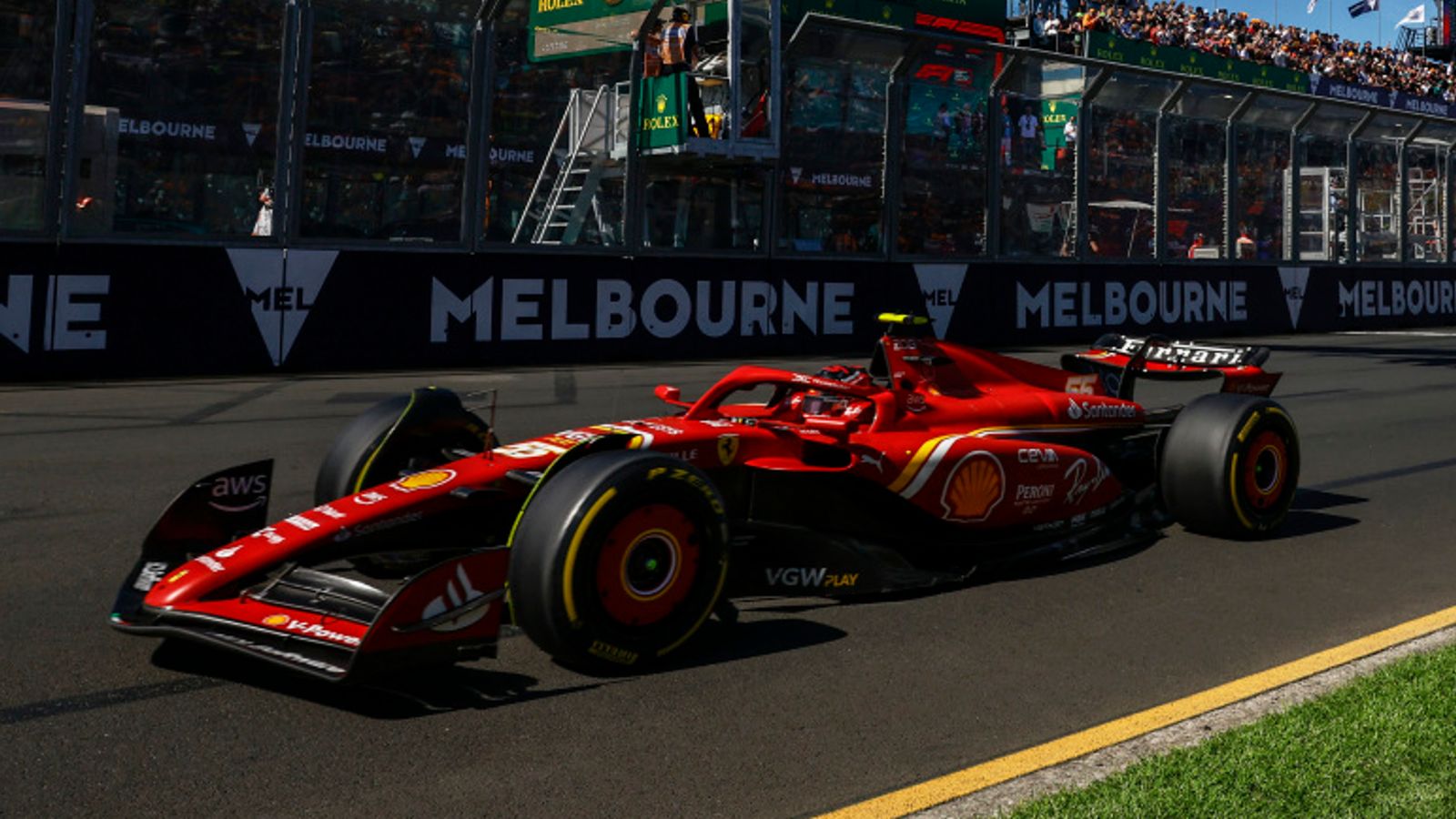 Australia GP: Carlos Sainz leads Ferrari one-two from Charles Leclerc after Max Verstappen streak ends with retirement | F1 News Australia GP: Carlos Sainz leads Ferrari one-two from Charles Leclerc after Max Verstappen streak ends with retirement | F1 News