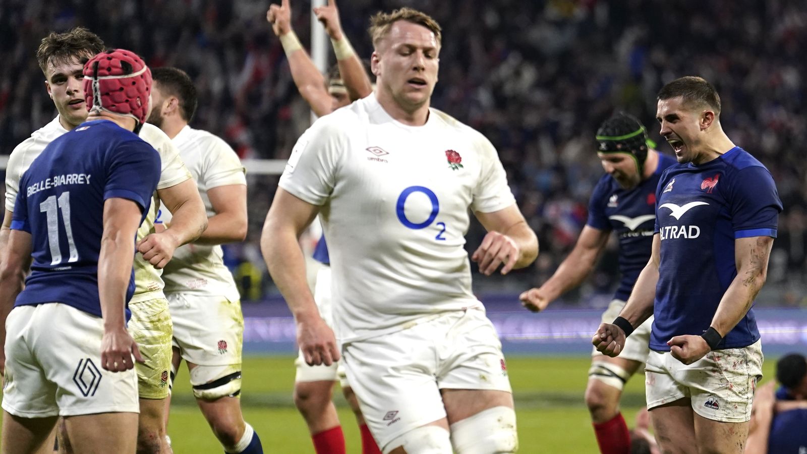 France 33-31 England: Steve Borthwick’s side denied second place in Six Nations by late penalty