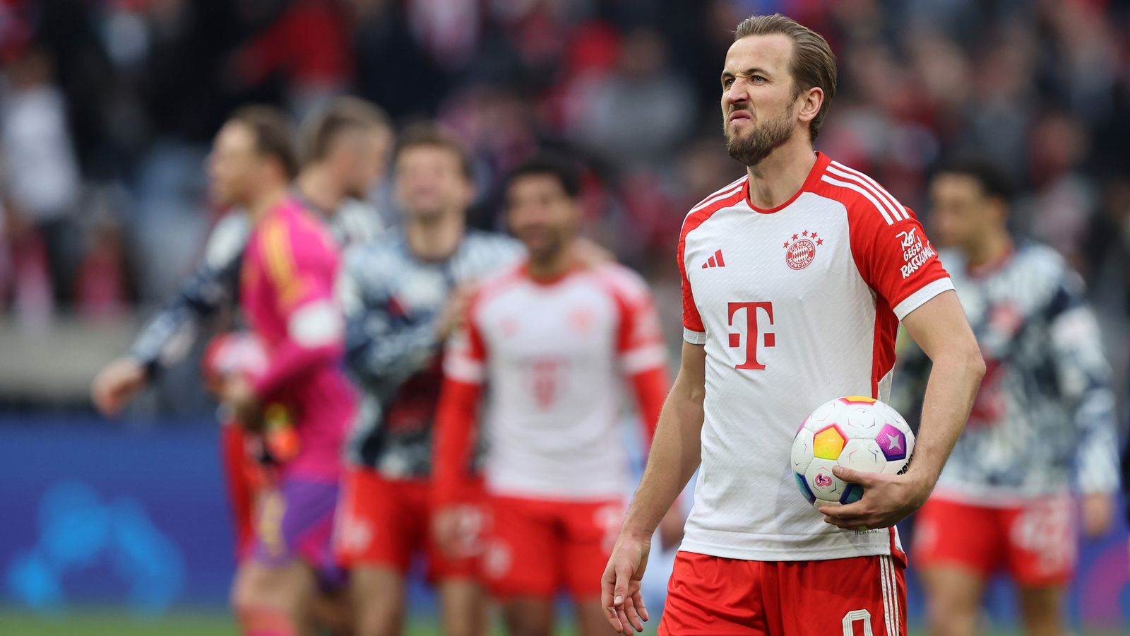 Bayern Munich 8-1 Mainz: Harry Kane's Historic Hat-trick Sees England ...