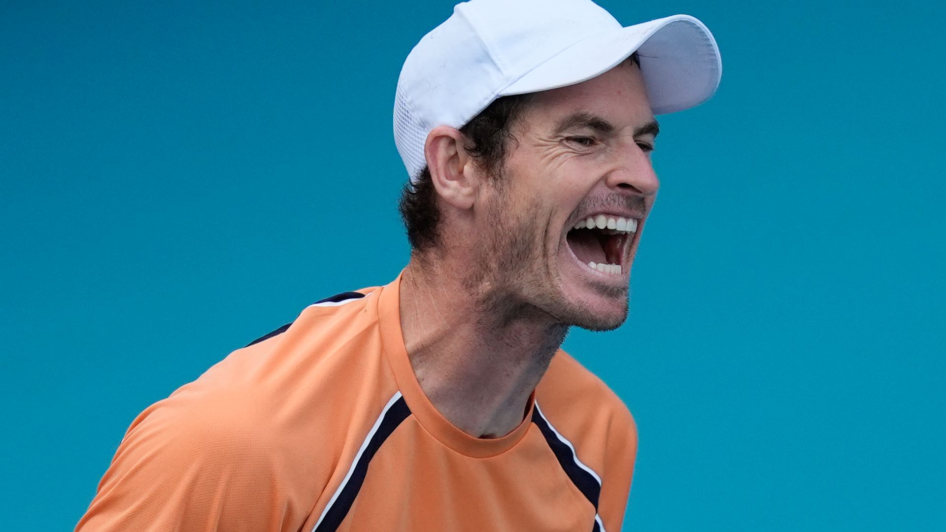 'I'm a bit odd, a bit strange' - Murray explains fake laughing in win