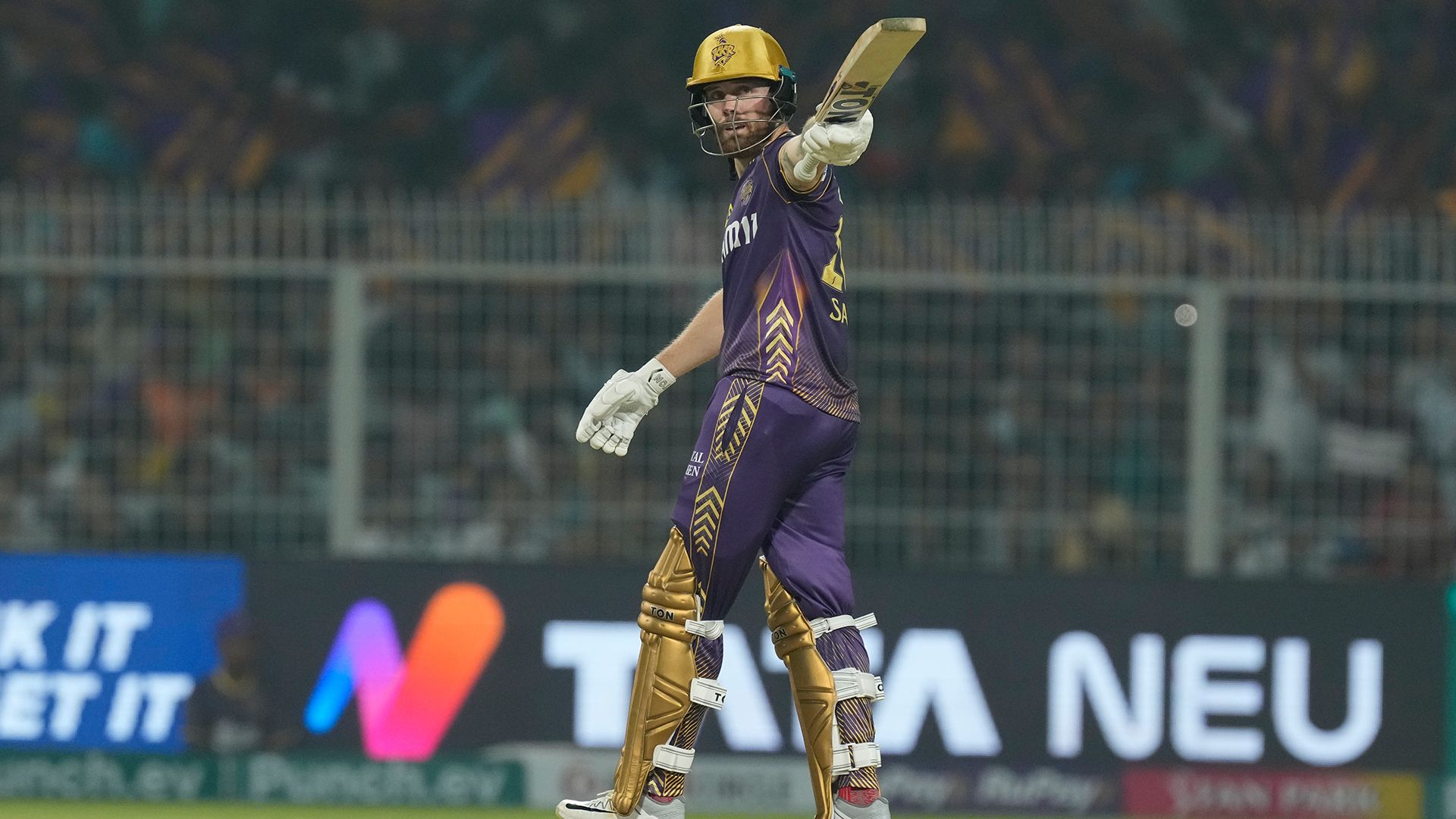 Salt smashes three back-to-back sixes in batting masterclass!