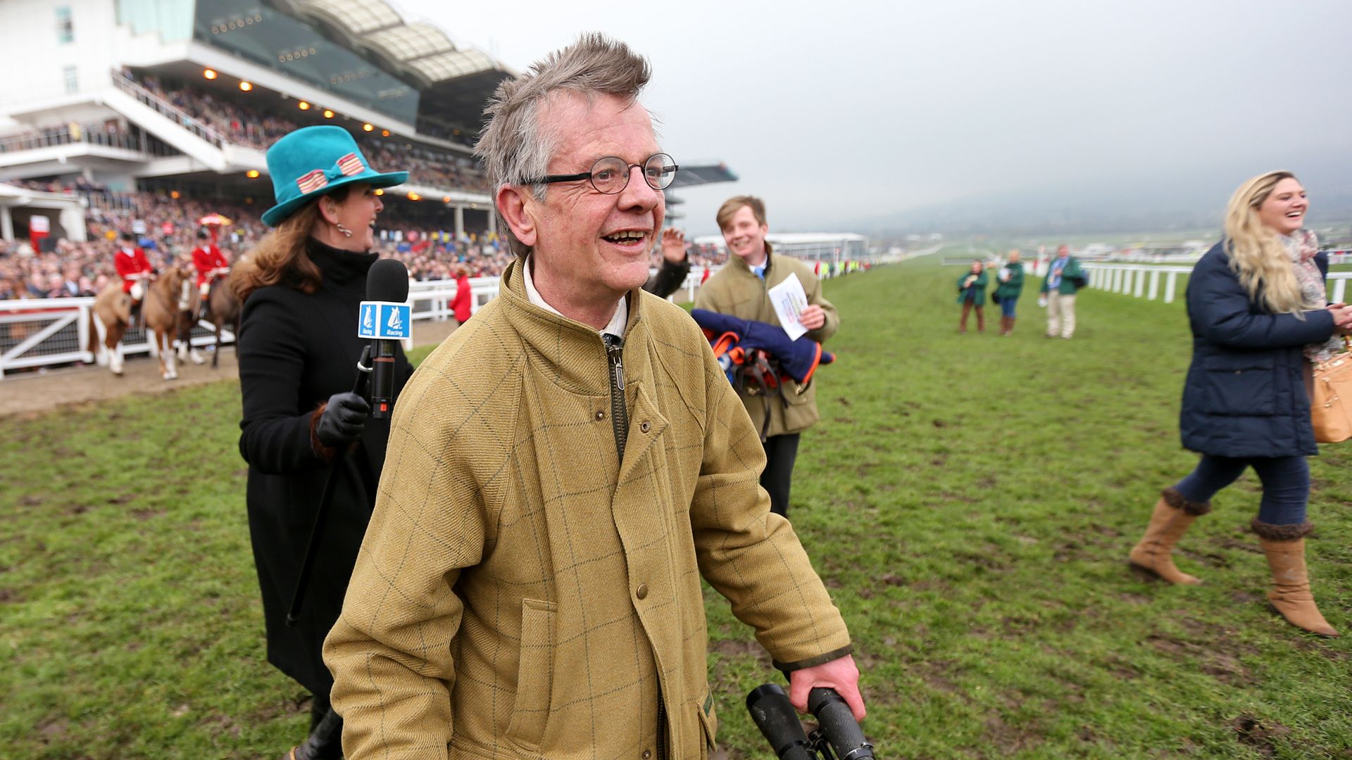 Tributes paid to Gold Cup-winning trainer Mark Bradstock