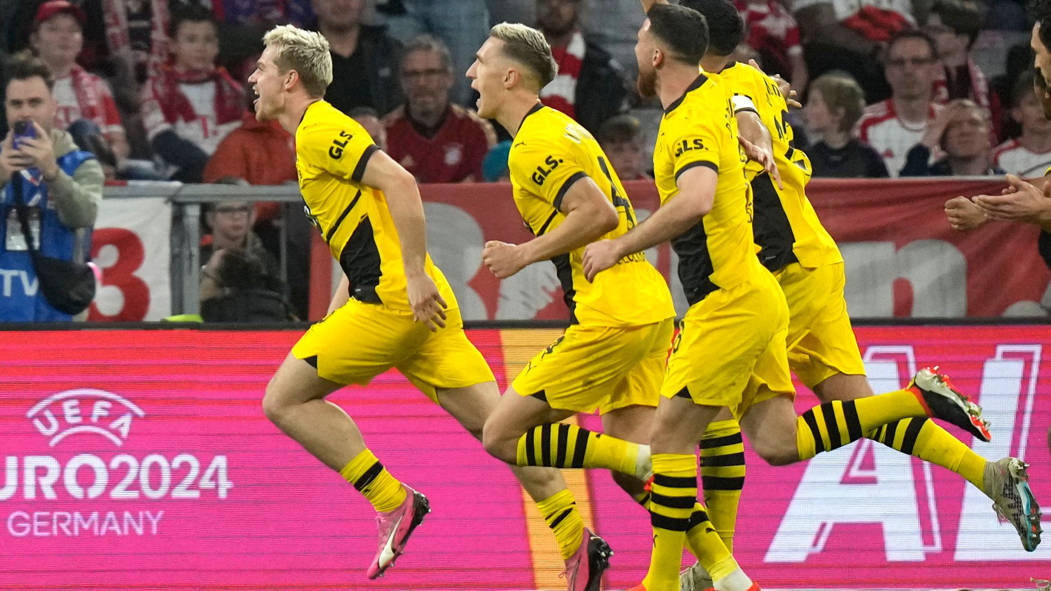Bayern 0 2 Dortmund Match Report & Highlights