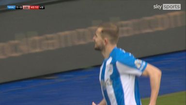 Helik reacts the quickest to put Huddersfield 1-0 up against Leeds!