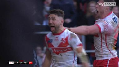 Makinson scores wonder try to put Saints back into the lead 