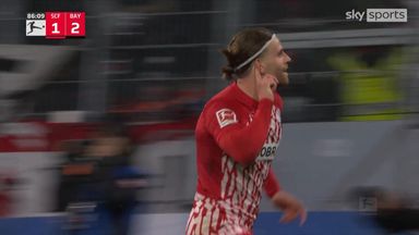 'Where did that come from!' | Höler drives in volley to level it against Bayern