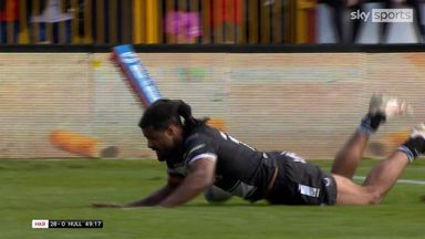 Okunbor charges down Lewis' kick to claw back a try for Hull FC