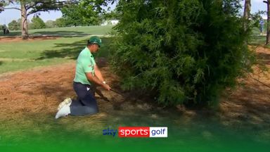 Harrington hits shot from his knees | 'This is incredible folks!'