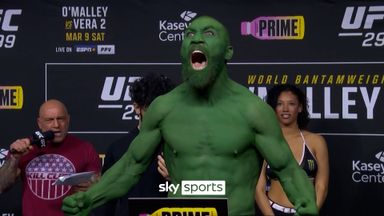 UFC fighter turns up to weigh-in as Incredible Hulk!