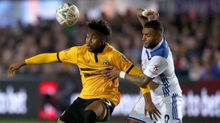 Antoine Semenyo playing for Newport against Leicester in 2019