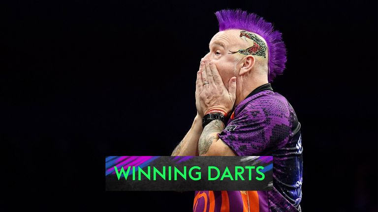 Peter Wright missed two match darts as Michael Smith prevailed 6-5 in a deciding leg thriller.