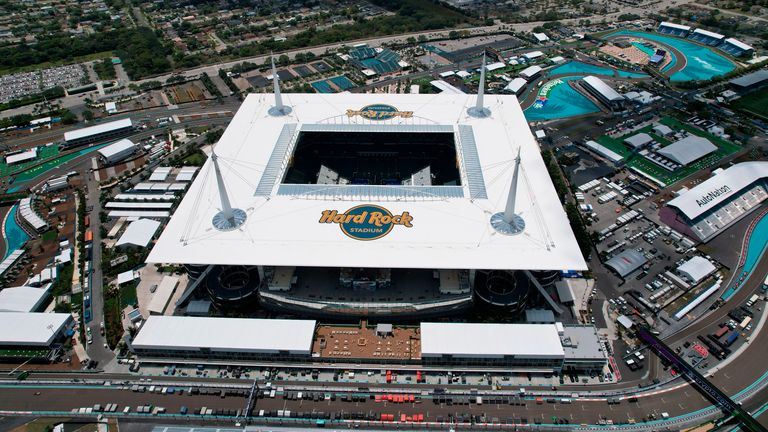 Una vista aérea del circuito de carreras de F1 para el Gran Premio de Miami en el Hard Rock Stadium, el lunes 2 de mayo de 2022, en Miami Gardens, Florida (Kirby Lee vía AP)Una vista aérea del circuito de carreras de F1 para el Gran Premio de Miami en Hard Rock Stadium, lunes 2 de mayo de 2022, en Miami Gardens, Florida (Kirby Lee vía AP)