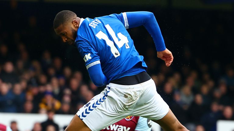Beto heads Everton in front against West Ham