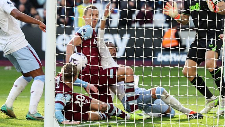 Jarrod Bowen bundles the game into the Aston Villa net only for VAR to rule out his effort for handball by Tomas Soucek