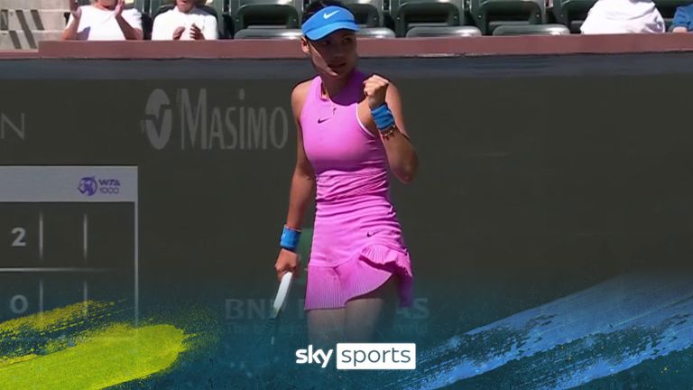 EMMA RADUCANU 3-0 LEAD BACK HAND THUMB 