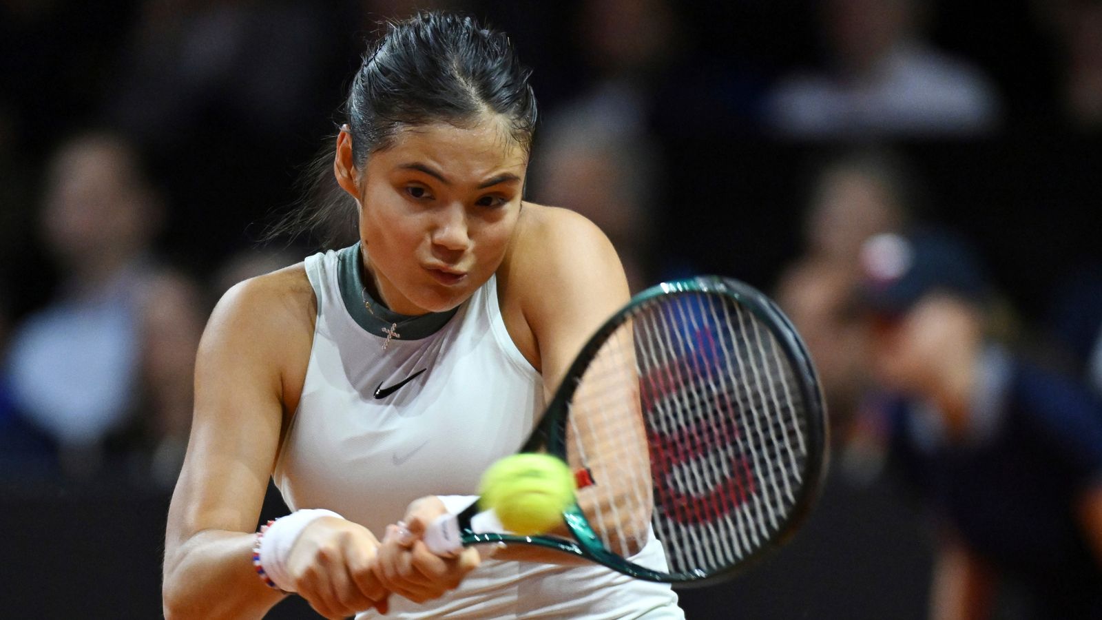 Emma Raducanu: Briton to face world No 1 Iga Swiatek in Stuttgart quarter-finals | Tennis News