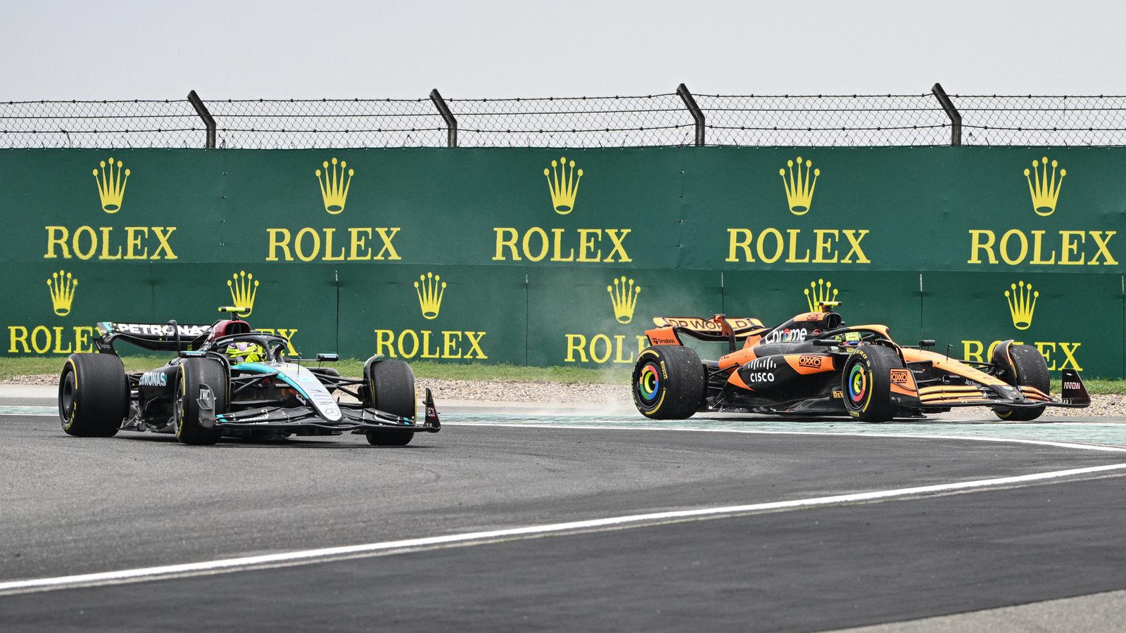Lewis Hamilton niega haber sacado a Lando Norris de la pista en el GP de China mientras Charles Leclerc critica a su compañero de equipo en Ferrari, Carlos Sainz |  Noticias F1