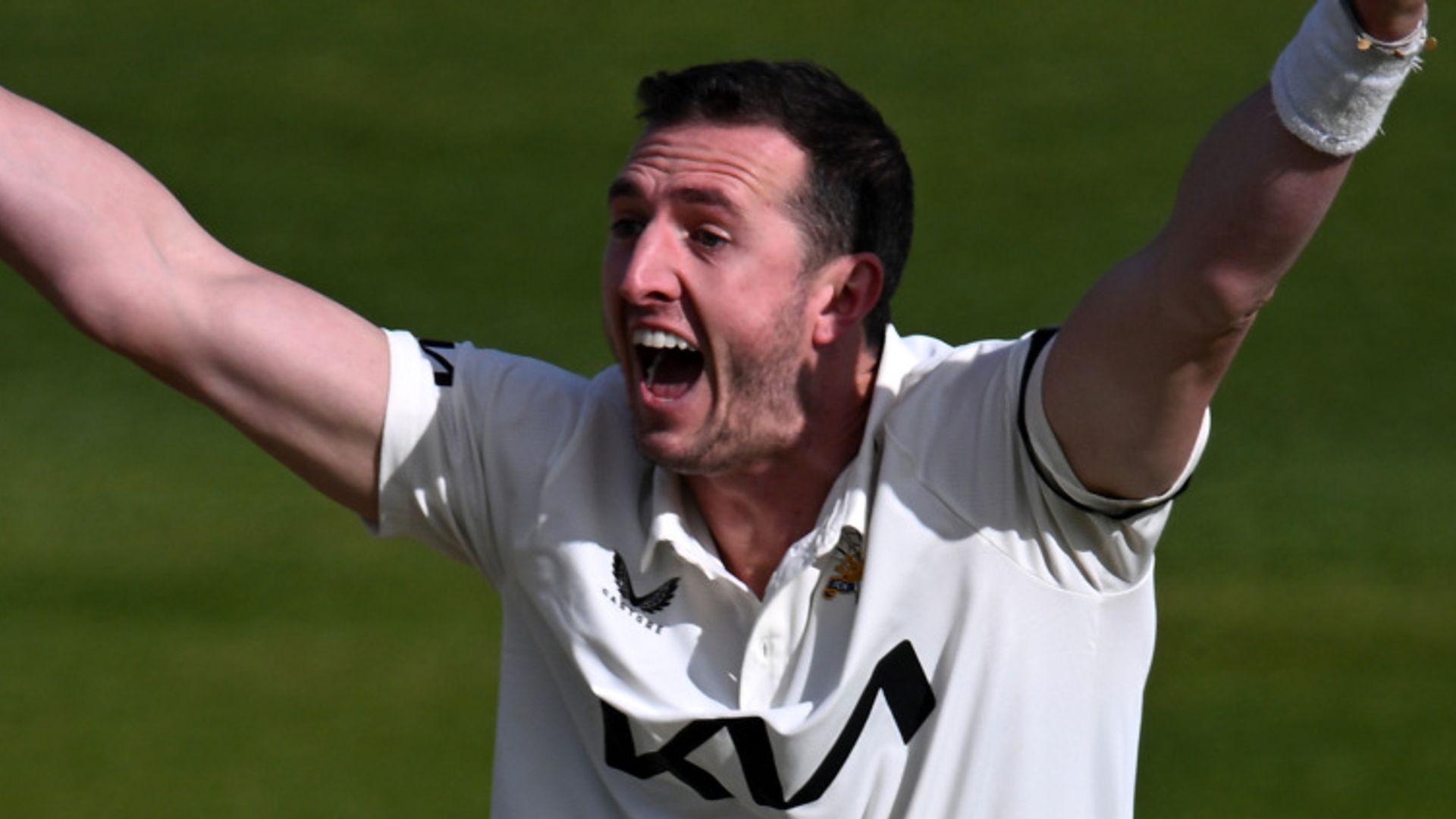 Surrey thrash Kent as rain halts Nottinghamshire's record stand