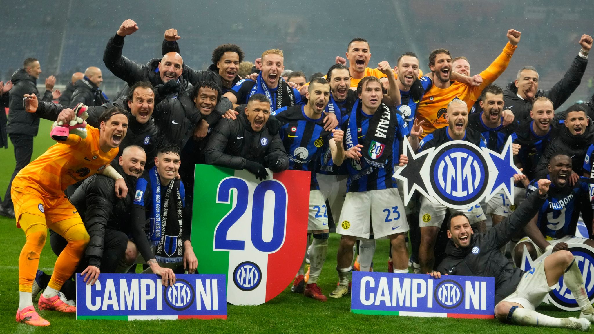 AC Milan 12 Inter Milan Inter clinch Serie A title with victory over