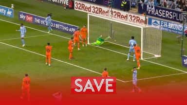 Hladky makes 'sensational' save to keep Ipswich on top!