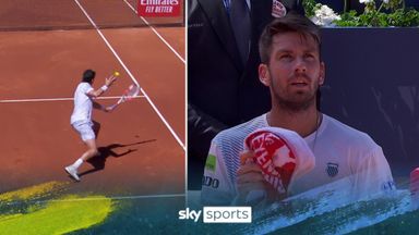 'He took it on!' | Norrie plays two incredible shots in nail-biting first set 