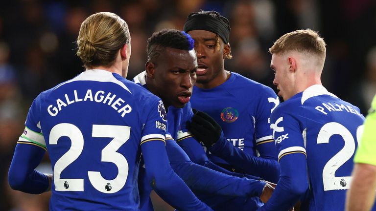 Noni Madueke, Nicolas Jackson and Cole Palmer row over who should take Chelsea's penalty against Everton