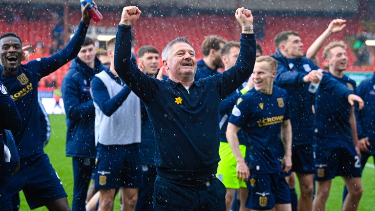 ABERDEEN, SCOTLAND - APRIL 13: Dundee manager Tony Docherty celebrates securing top 6 during a cinch Premiership match between Aberdeen and Dundee at Pittodrie Stadium, on April 13, 2024, in Aberdeen, Scotland. (Photo by Rob Casey / SNS Group)