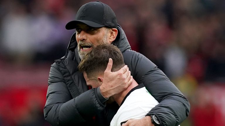 Jurgen Klopp consoles Alexis Mac Allister after Liverpool's 2-2 draw with Man Utd